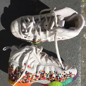 NIKE AIR FOAM POSITE WHITE RAINBOW FRUITY PEBBLES